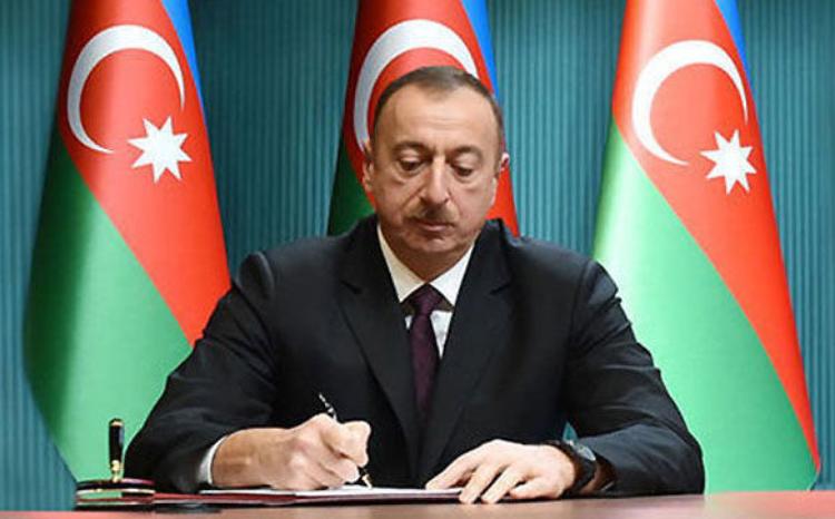 İlham Əliyev iki hərbi qulluqçuya "general-mayor" ali hərbi rütbəsi verdi 