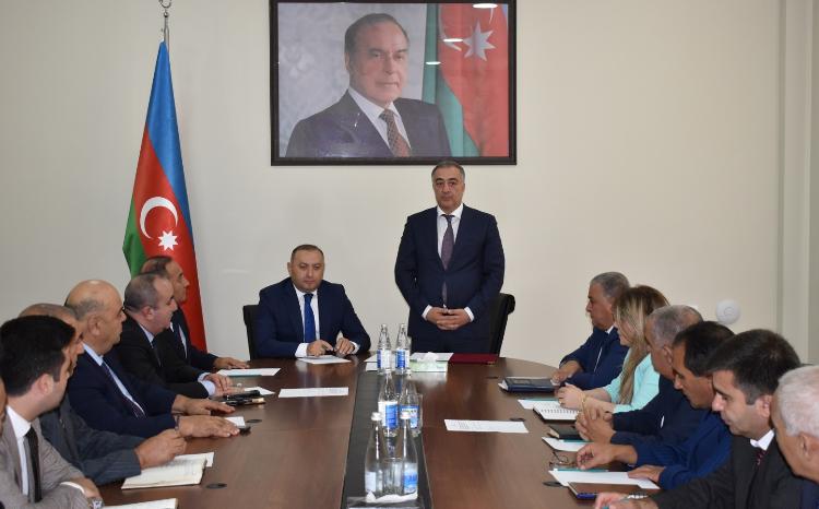 Azərbaycan Dövlət Aqrar Universitetinin rektoru Zəfər Qurbanov kollektivə təqdim olunub 