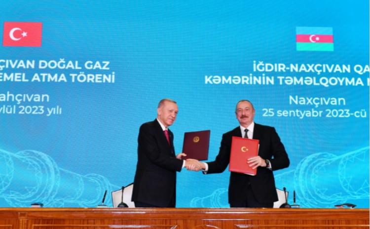 Naxçıvanda Azərbaycanla Türkiyə arasında sənədlər imzalanıb 
