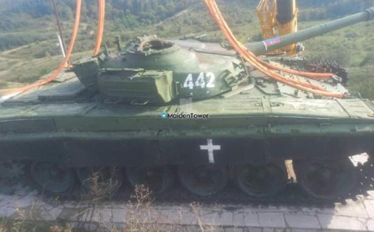 Şuşanın girişinə qoyulan tank götürüldü 