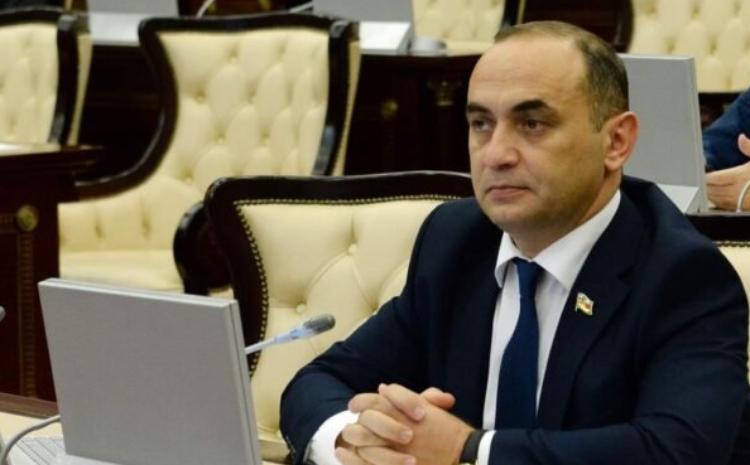 15 Oktyabrdan başlayan peşəkar siyasət 