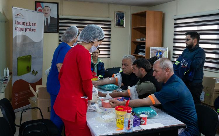 AIMC əməkdaşları könüllü qanvermə aksiyasında iştirak ediblər 