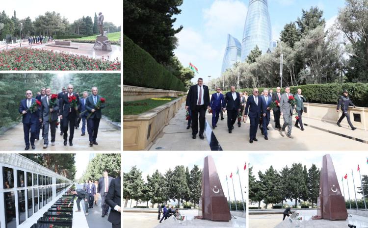 AVF və CEV rəsmiləri Fəxri Xiyabanı ziyarət ediblər 