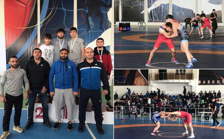 Güləş üzrə Bakı çempionları müəyyənləşib 