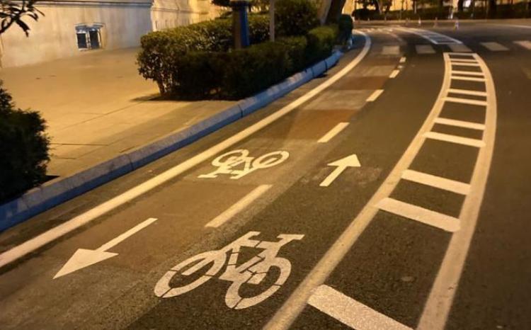 Bakıda mərkəzi küçələrə velosiped yolları salınır 