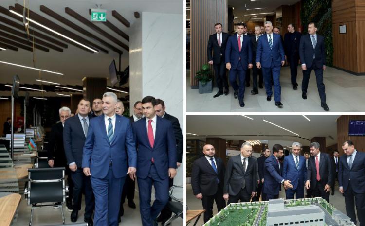 Türkiyənin ticarət naziri "Bakı KOB evi"ndə olub 