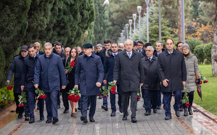 Energetika Nazirliyində Heydər Əliyevin xatirəsinə həsr olunmuş anım tədbiri keçirilib 