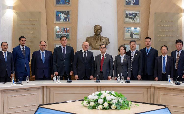 "China Energy" şirkəti ilə enerji saxlanc sistemləri üzrə əməkdaşlıq müzakirə edilib 