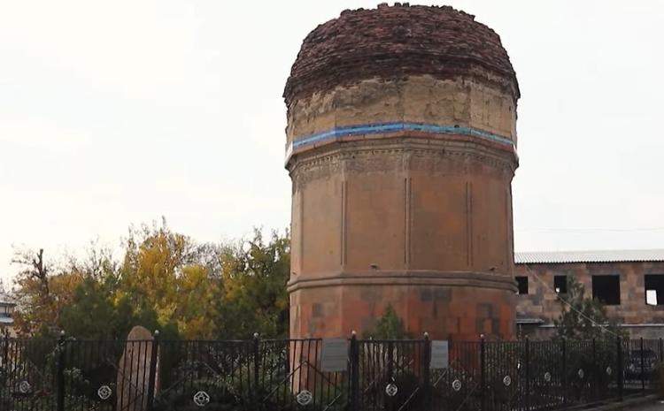 Qərbi Azərbaycandan YENİ GÖRÜNTÜLƏR: Zibilxanaya dönən İrəvan qalası və türbəmizin acınacaqlı durumu