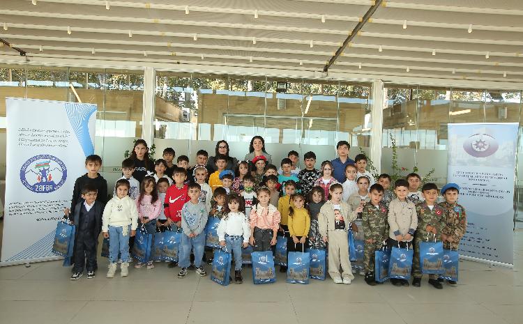 Ombudsman Lənkəranda şəhid övladları ilə görüş keçirib 