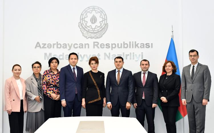 Mədəniyyət naziri qazaxıstanlı həmkarı ilə görüşüb 