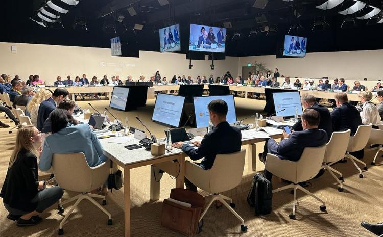 Parviz Shahbazov took part in the Ministerial Roundtable on Renewables and Energy Efficiency 