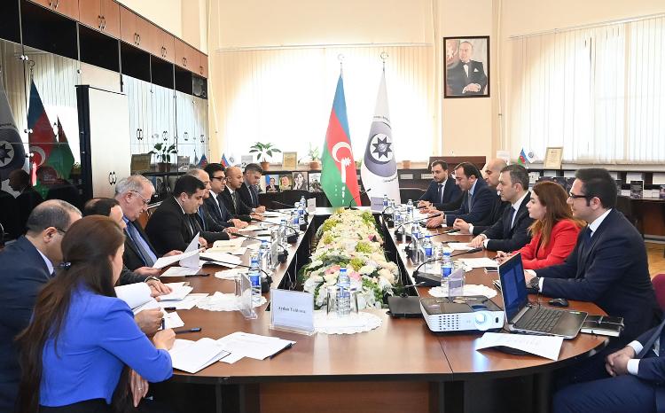 Elm və Təhsil Nazirliyi ilə Ombudsman Aparatı arasında görüş keçirilib 
