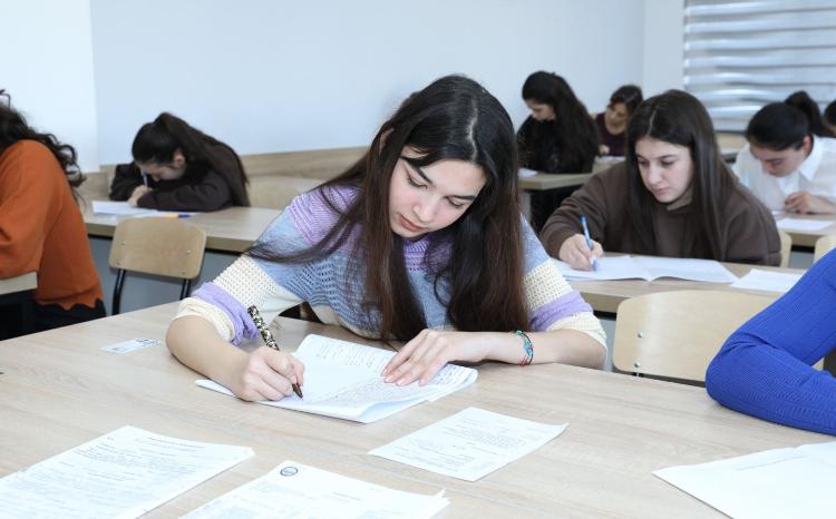 BDU-da qış imtahan sessiyası davam edir 