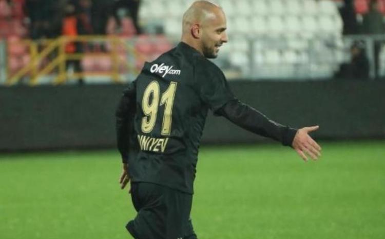 Diniyev Türkiyədə yenə fərqləndi 