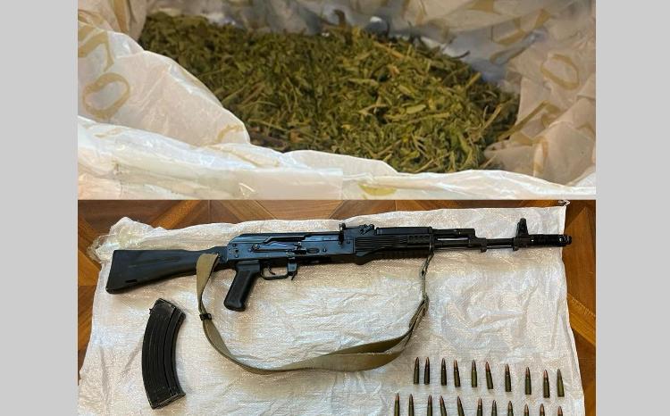 Xızı polisi silahlı şəxs və yarım kiloqrama yaxın narkotik aşkar edib 