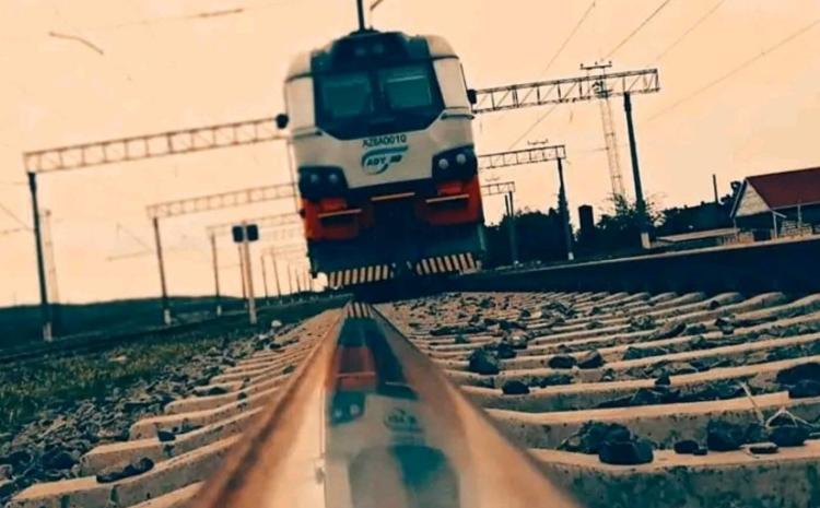 Tovuzda sərnişin qatarı dəmir yolu xəttini müəyyən olunmamış yerdən keçən piyadanı vurub 