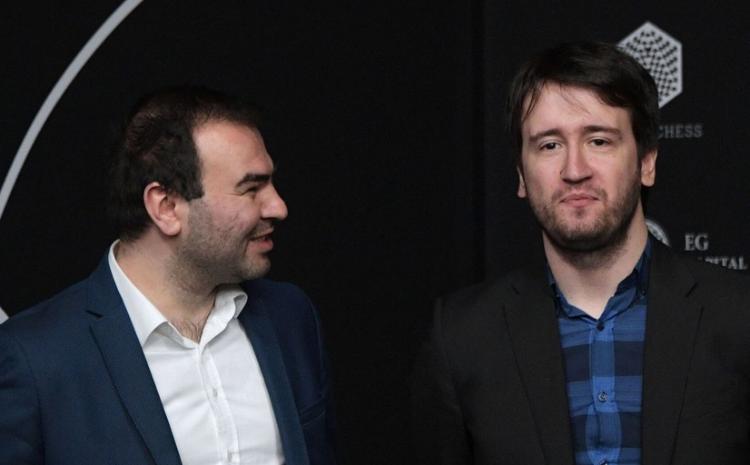 Məmmədyarov gerilədi, Rəcəbov irəlilədi 