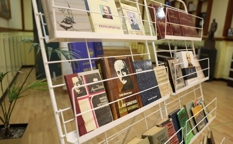 BDU-da Cəlil Məmmədquluzadənin 155 illik yubileyi münasibətilə kitab sərgisi hazırlanıb 