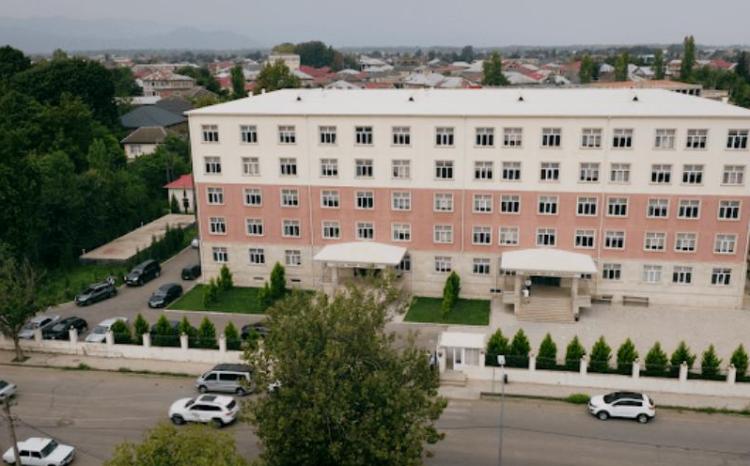 Azərbaycanda yeni universitet binası tikilir 