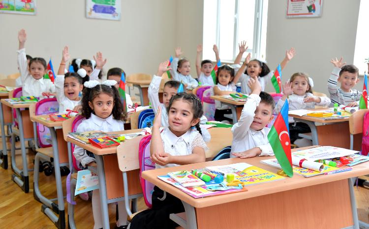 Paytaxtda məktəblərin mikroəraziləri ilə bağlı vətəndaş müraciətləri davam edir 