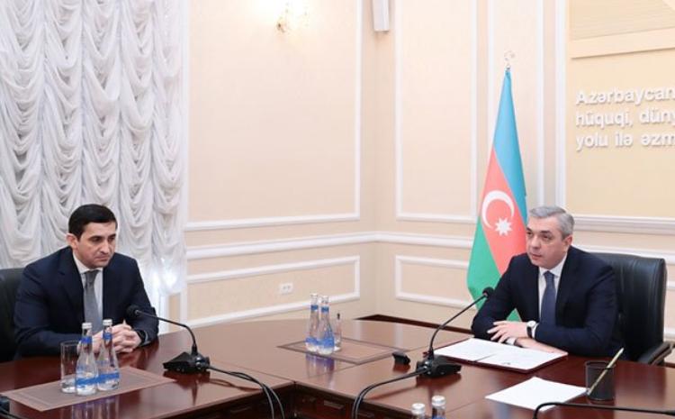 Samir Nuriyev yeni ədliyyə nazirini kollektivə təqdim etdi 