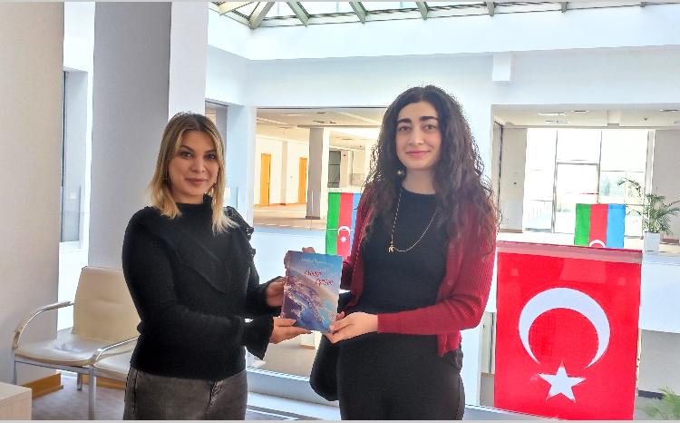 MEK-in gənc oxucularına kitablar təqdim edilib 