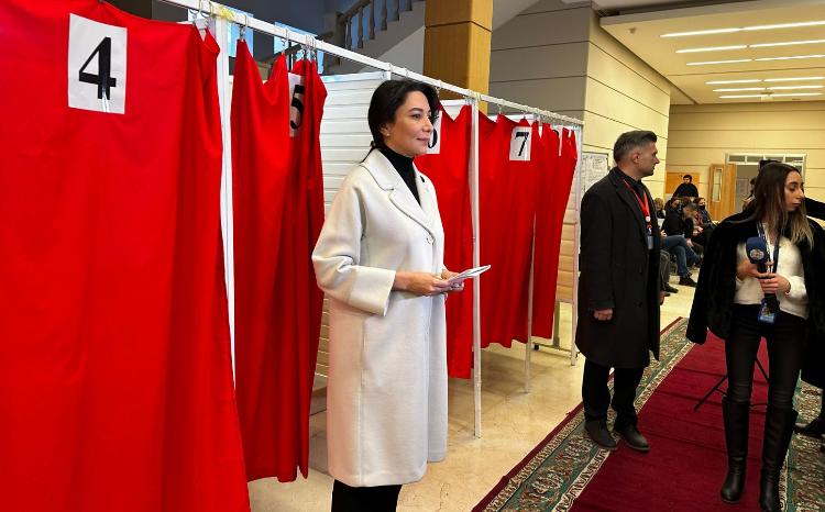 Ombudsman növbədənkənar prezident seçkilərində səsvermə prosesində iştirak edib 