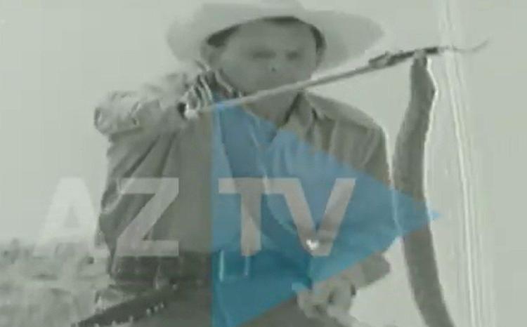1970-ci ildə ilan zəhərindən dərmanın hazırlanması - AzTV-nin "Qızıl Fond"undan NADİR GÖRÜNTÜLƏR