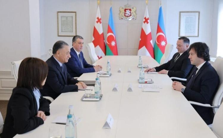 Generalın kritik səfəri: "məxfi qovluq"da nələr var?