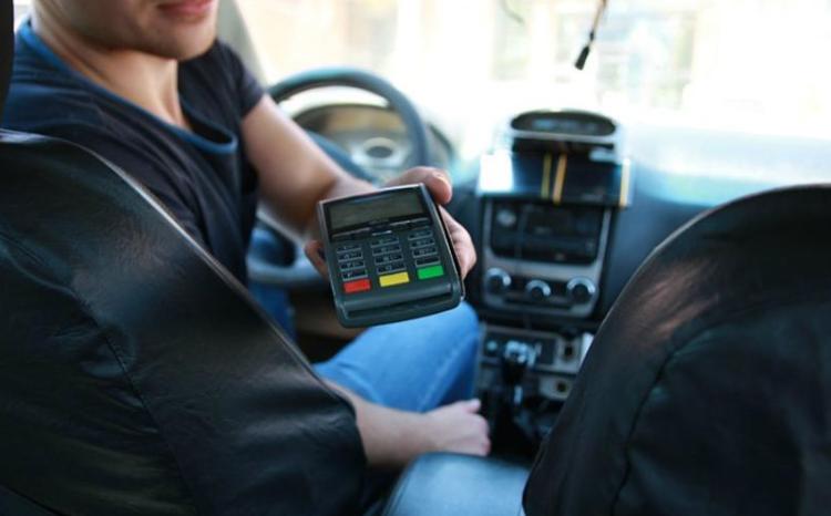 Azərbaycanda taksilərdə POS-terminallar quraşdırılacaq 