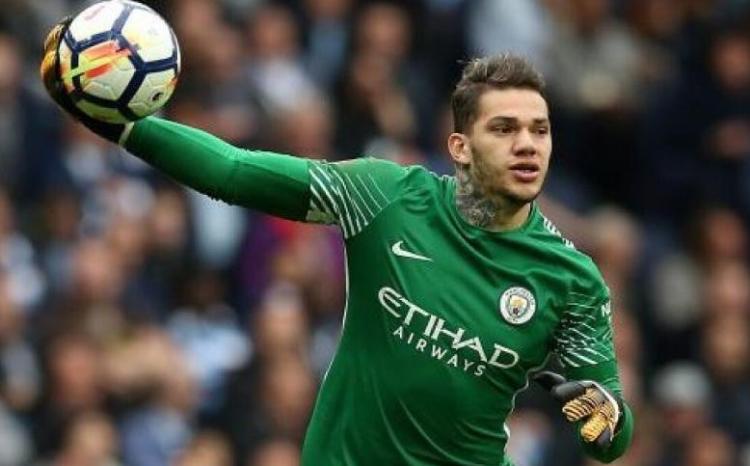 Ederson "Mançester Siti"nin tarixinə düşüb 