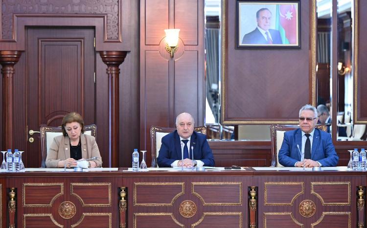 Milli Məclisin Əmək və sosial siyasət komitəsinin növbəti iclası keçirilib 