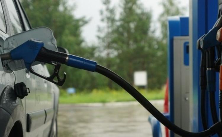 "İST PETROL" yanacaqdoldurma məntəqəsində satılan yanacaq suya qarışdı 