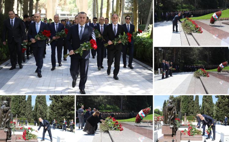 Руководство и коллектив Министерства здравоохранения почтили память общенационального лидера Гейдара Алиева 