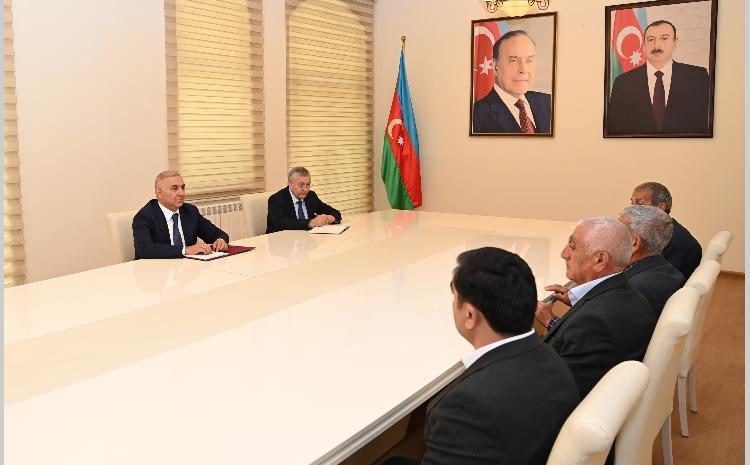 “Azərişıq” ASC-nin sədri Vüqar Əhmədov Qazaxda vətəndaşları qəbul edib 