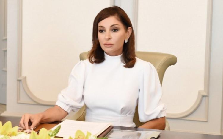 Mehriban Əliyeva dünya çempionunu təbrik etdi 