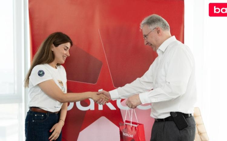 “Bakcell” çempion şahmatçı Ülviyyə Fətəliyevanı təbrik etdi 