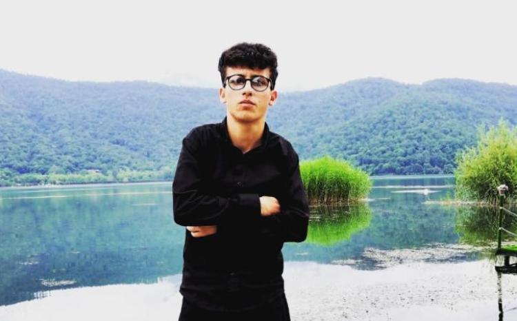 Biz kimdən danışaq? 