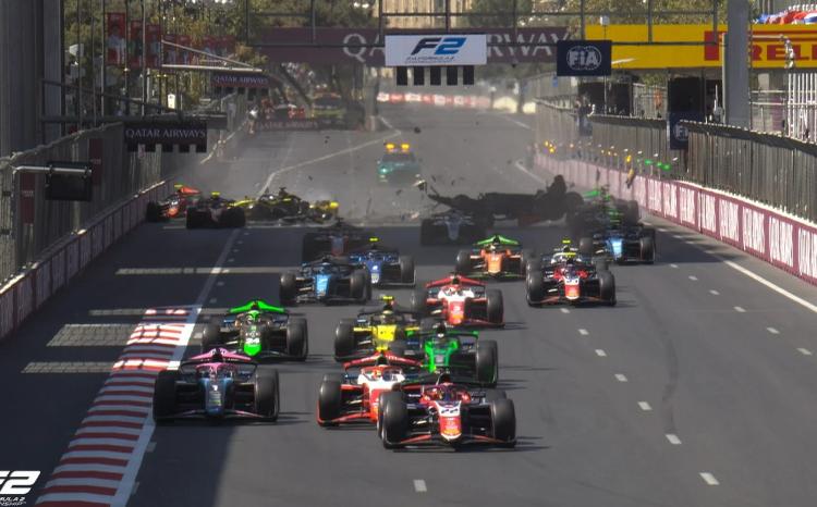 "Formula 2": Bakıdakı yarışda zəncirvari qəza baş verib 