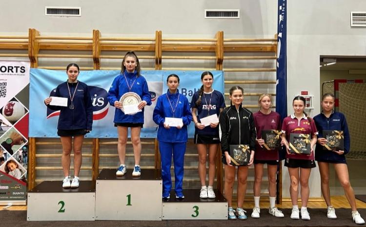 Stolüstü tennisçilərimiz beynəlxalq yarışı 9 medalla başa vurublar 