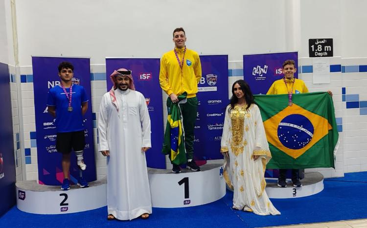 Paraüzgüçü Əli Vəliyev Gimnaziadanın gümüş medalçısıdır 