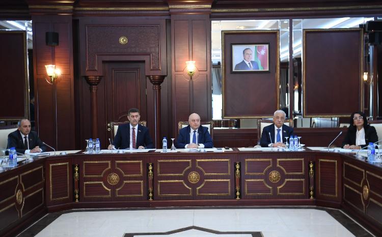 Milli Məclisin Əmək və sosial siyasət komitəsinin 2024-cü ilin payız sessiyasında ilk iclası keçirilib 
