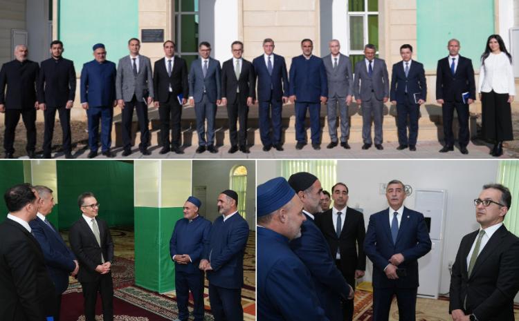 Dövlət Komitəsinin sədri “Şirvan şəhər məscidi”ni ziyarət edib 