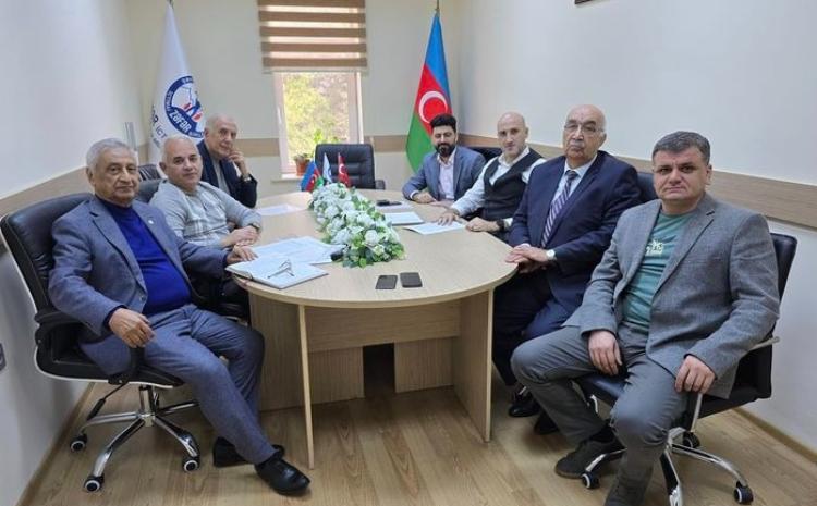 İctimai Şuranın seçkidən sonrakı ilk iclası keçirilib 