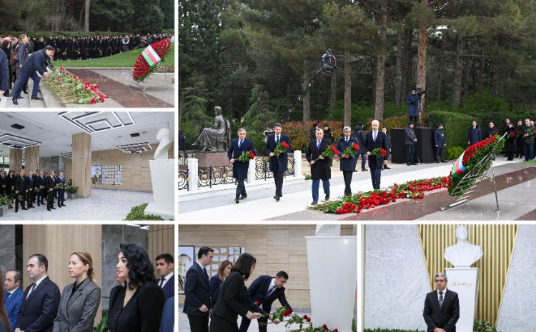 Nazirliyin kollektivi Fəxri Xiyabanda Ümummilli Lider Heydər Əliyevin məzarını ziyarət edib 