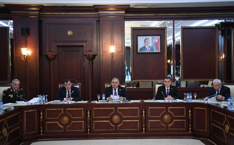 Müdafiə, təhlükəsizlik və korrupsiya ilə mübarizə komitəsinin iclasında 