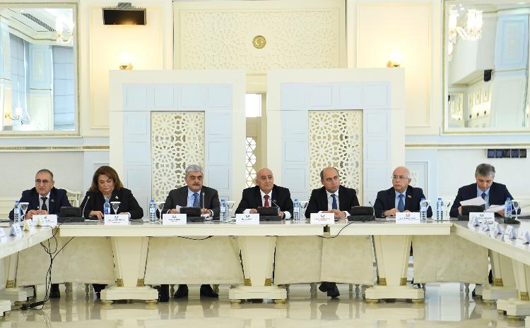 Milli Məclis 3 komitəsinin birgə iclasında 2025-ci ilin dövlət büdcəsinin layihəsinə baxılıb 