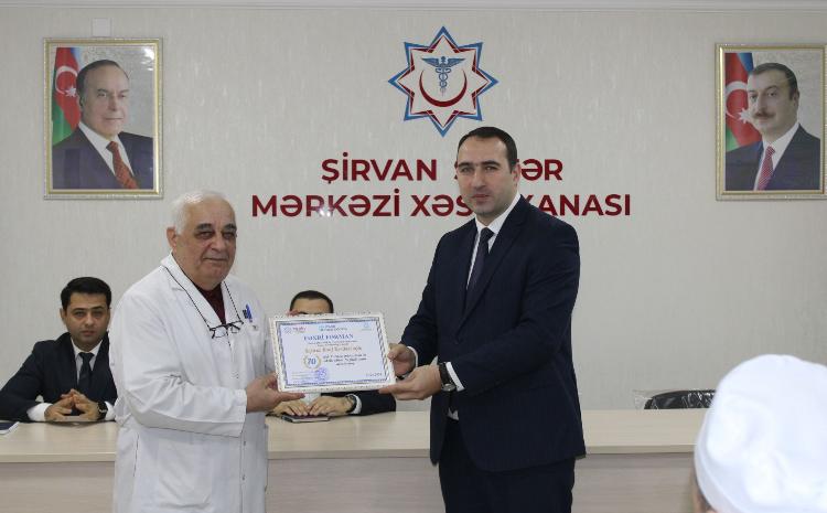 Şirvan Şəhər Mərkəzi Xəstəxanasında həkim Rauf Səfərovun 70 illik yubileyi qeyd olundu 