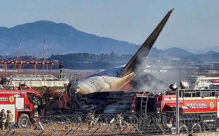 Taylanddan gələn Boeing Cənubi Koreyada qəzaya uğrayıb. 181 nəfərdən 2 nəfər sağdır 